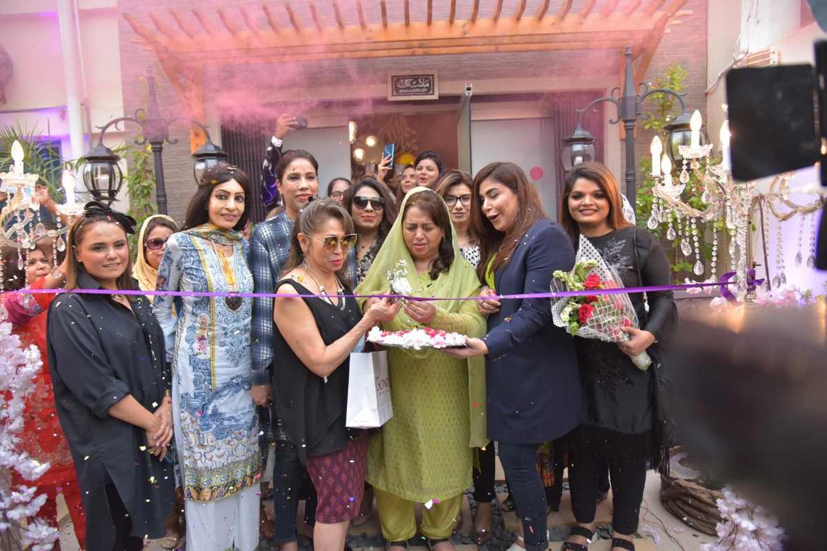 SM-Studio and Salon was launched in a celebratory atmosphere amid beauty bloggers, fashionistas, media personnel, friends and family