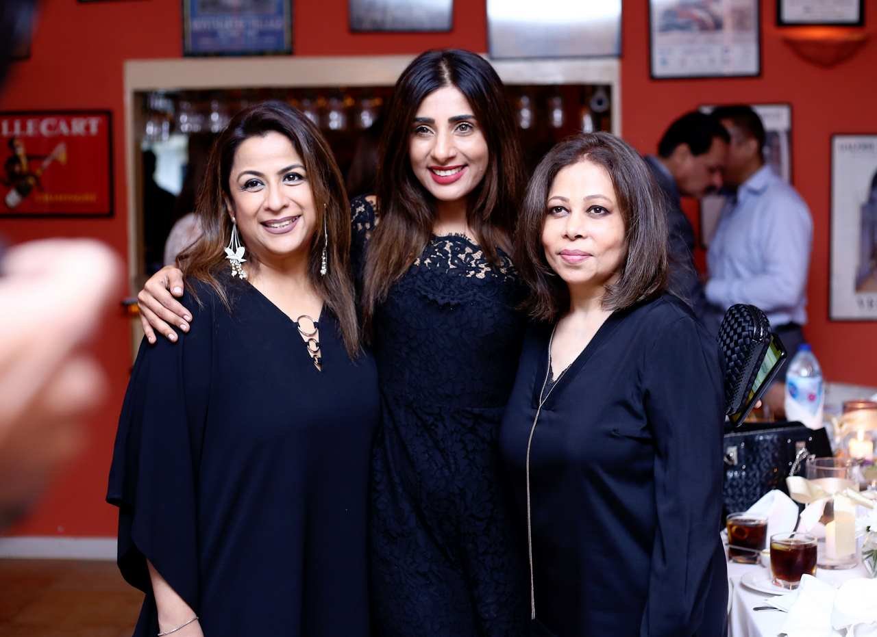 Anshan Junejo, Mantaha and Dr Fehmida graced the Reviv wellness therapy with their presence